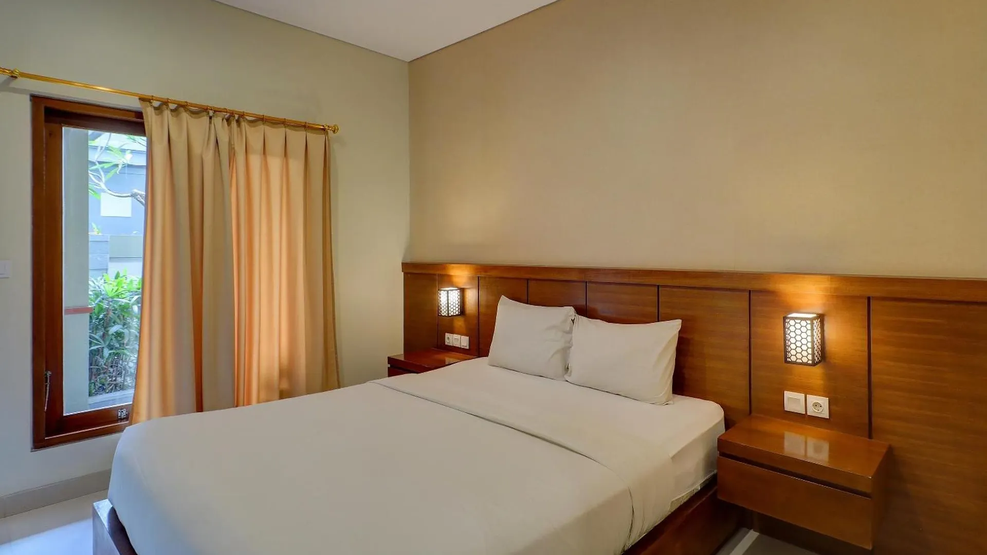 Oyo Life 92852 Singgah Hotel Legian Seminyak