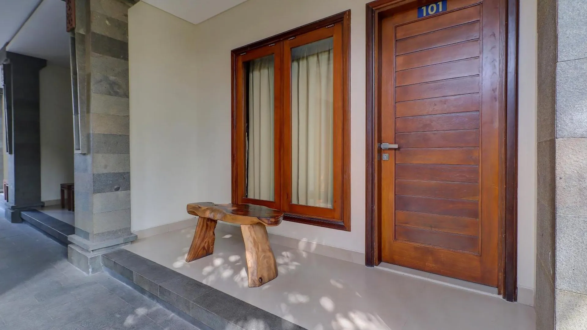 Oyo Life 92852 Singgah Hotel Legian Seminyak  Seminyak (Bali)