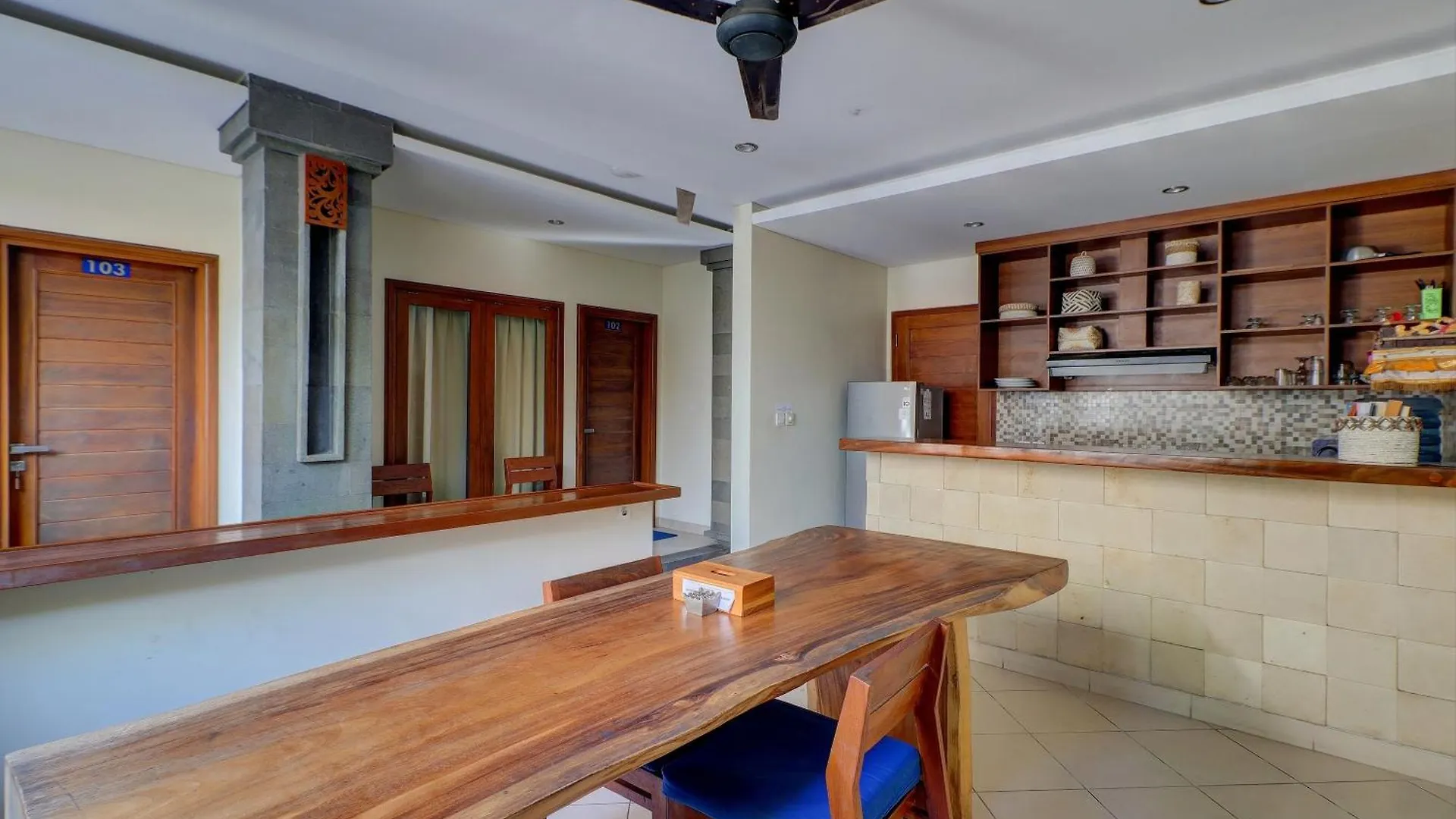 **  Oyo Life 92852 Singgah Hotel Legian Seminyak  Indonesia