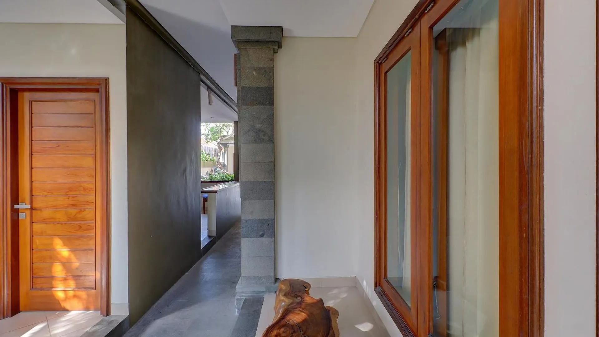 Oyo Life 92852 Singgah Hotel Legian Seminyak