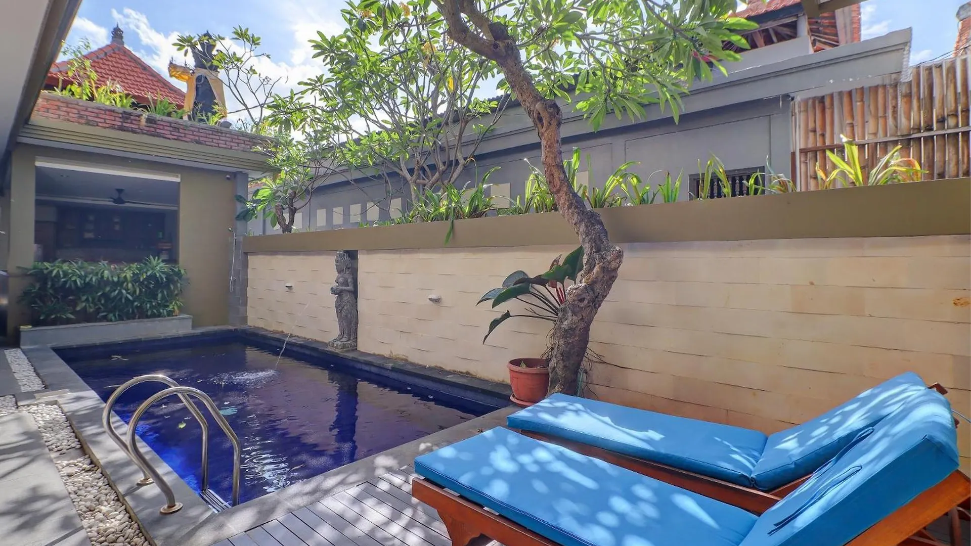 Oyo Life 92852 Singgah Hotel Legian Seminyak  2*, Seminyak (Bali)